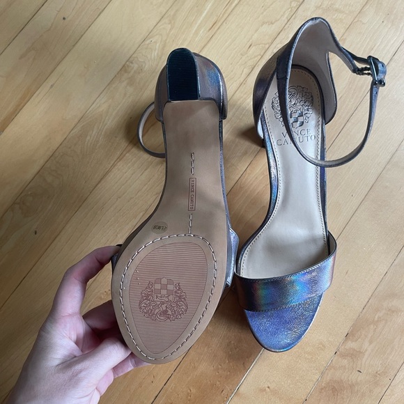 NWT Vine Camuto Iridescent Platform Heels - Picture 4 of 4